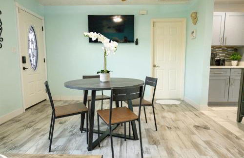 Marlin's Palm Oasis - Beach House, Amazing Pool, BBQ Area - Photo 17