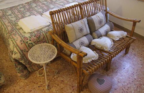 Huge Holiday Home in Marina di Castagneto Carducci near Sea - Foto 11