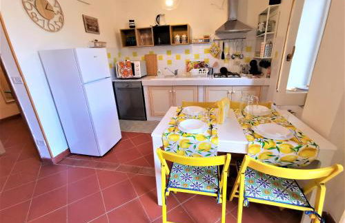 Elegante villa panoramica con giardino e idromassaggio a 10 minuti dal mare - Foto 37