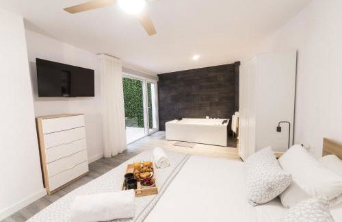 Moonkey - Apartamento mediterráneo con jacuzzi y luz natural - Photo 3