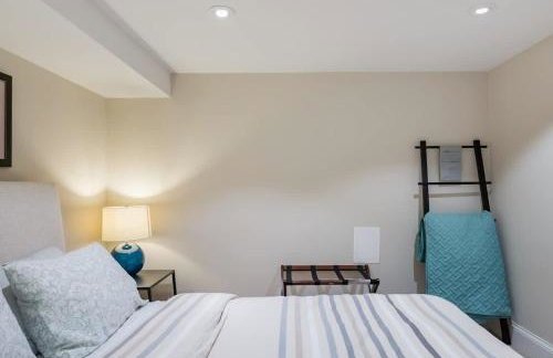 Explore Sights of Washington from Spacious Crib - Photo 5