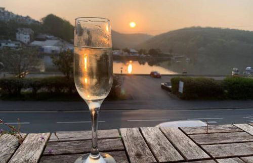 Large House in Looe, Near Beach and Bars with Great Views, Free Parking and Free Access to a Nearby Indoor Swimming Pool - Foto 8