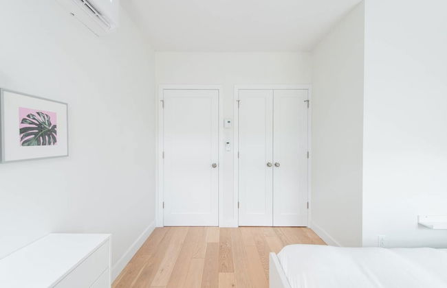 Explore Montreal From Sleek Contemporary Apartment - Foto 6