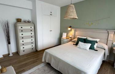 Increíble piso a pocos metros del mar con piscina - Foto 13