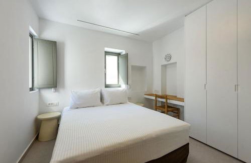 Azure Naousa - Photo 30