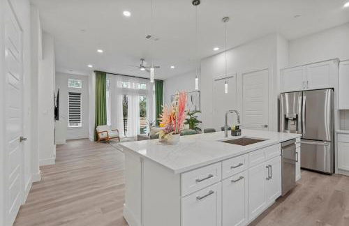 Pet-Friendly 2BR l Private Baths l Stylish Stay - Foto 36