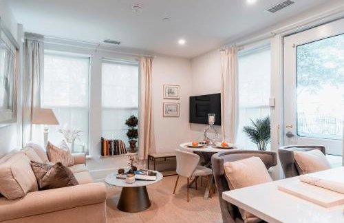 Waterside Step-free 2BR, Near Brown and RISD, Free Parking - Foto 1