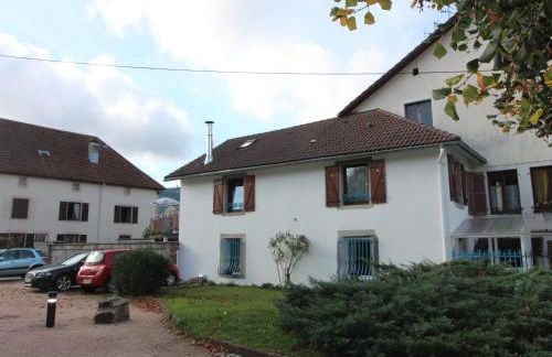 Appartement cosy au cœur de Vagney, proche commerces et sentiers, terrasse et cheminée, à 15km Gérardmer - FR-1-589-304 - Foto 4