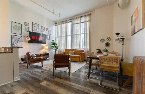 Indy Urban Nest - Sleeps 8 - Skywalk Access - Convention Center - Stadium - Foto 46