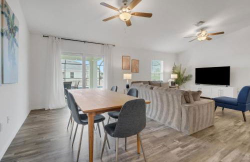 Luxury Retreat with Heated Saltwater Pool and Big Patio Perfect for 2 families - Foto 34