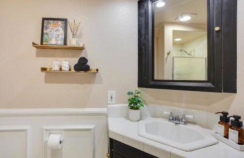 Updated Tacoma Home with Fire Pit! - Foto 18