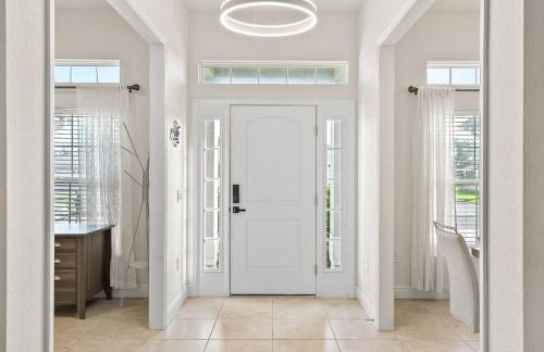 Newley Built Oasis Heated Pool Waterfront retreat - Foto 41