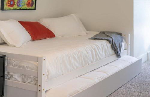 Spacious and Cozy St Louis Gem ABODEbucks - Photo 38