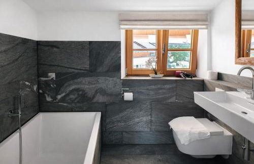 Chalet Kreuth II - Private Alpine Chalet next to Tegernsee for Family & Friends - including Sauna & free parking - Foto 12