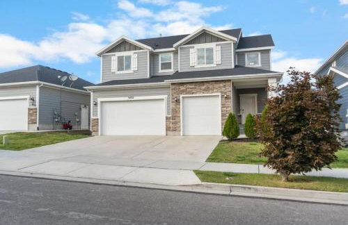 Charming Family Stay w Arcade Theatre Ski Haven Walking trails and river walk in backyard - Foto 30