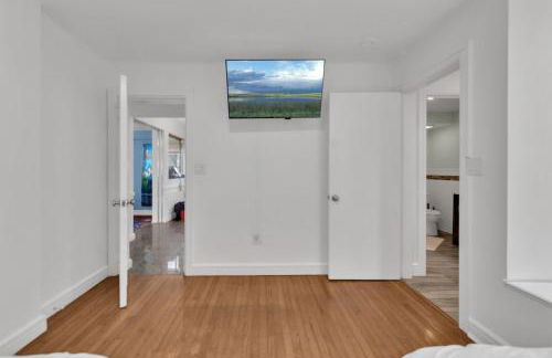 Fire and Fun Luxe Stay w Pool Hot Tub and Game Room - Foto 24