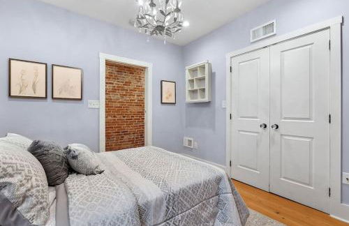 Designer 3 BR Townhome with Beautiful Backyard - Foto 25