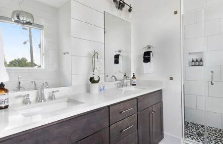 The Maple House - Huge Backyard & Mins to Broadway - Foto 39