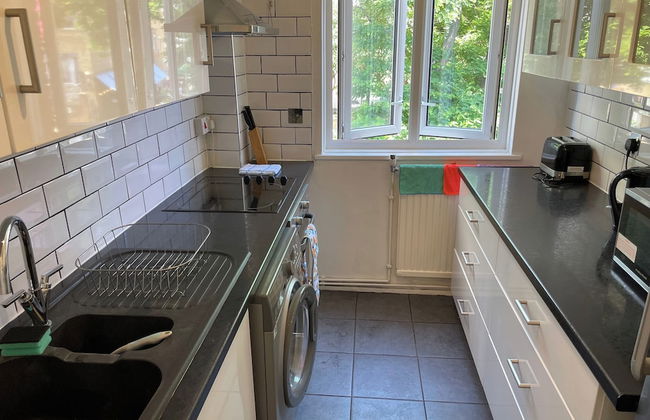 London Apartment - Sleeps 3-city Escape- Balcony - Foto 4