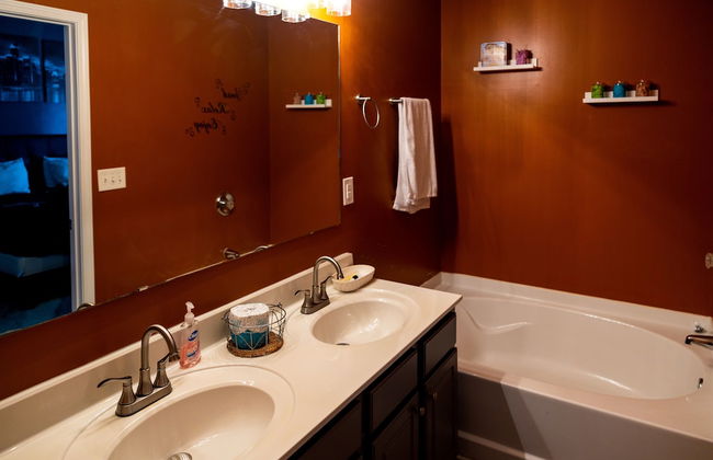 Amazin Lrg 3 Bed house w/ King bed - Foto 46