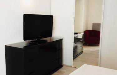 Le Cocon de ville sètois, Clim, patio et garage pour véhicule moyen, type clio, draps et serviettes inclus - Foto 24