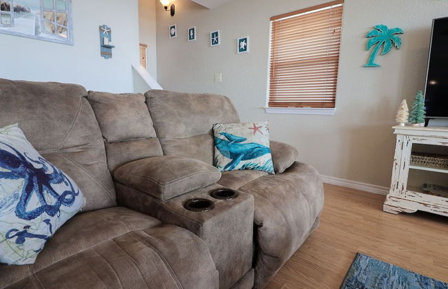 Superb Home With Private Walkover to Beach - Foto 19