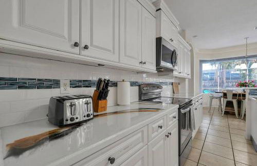 Salty Heated Pool Escape - Nearby Beach - Photo 33