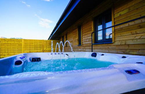 Starlight Lodge - 4 bedroom Barn with Hot Tub! - Foto 46