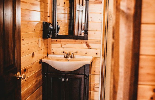 Edge-O-Dells Resort - 21 and Older - Photo 33