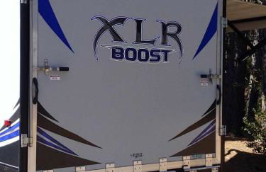 RV11 XLR - 27' Family Toy Hauler - Sleeps 6 - Foto 4