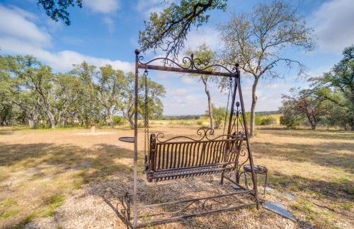 Happy Haven | Hill Country Couples Cabin Retreat - Foto 20