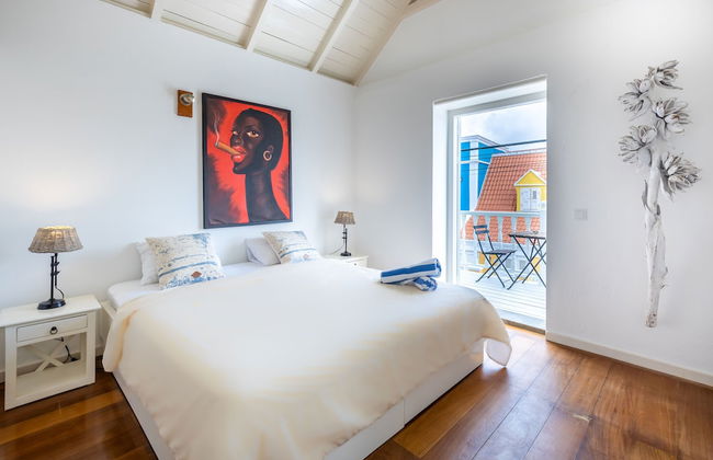 Stylish, Luxurious Home With Balcony in Famous Pietermaai District - Foto 2