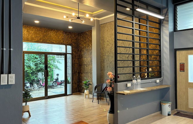 The Loft Living Space - Photo 3