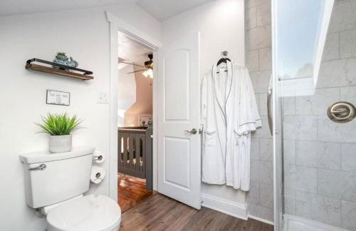 Foxfire - Secluded Zen Retreat with Spa & Views - Photo 6