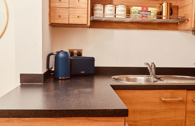 Deluxe City Apt, River Canal View& Free Parking! - Foto 12