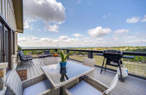 Center Point Countryside Cottage with Deck, Grill! - Photo 1