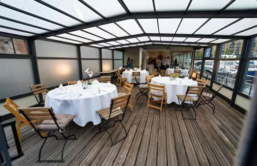 Charming houseboat featuring a sauna - Photo 12