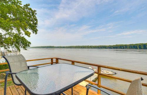 Scenic Views and Yard Mississippi River Retreat! - Foto 1