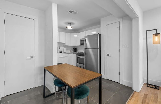 Crescent Furnished Apartments v2 - Photo 37