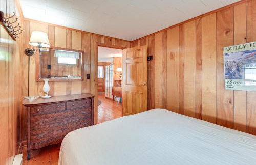 Dock and Rowboat Beechnut Bungalow on Keuka Lake - Foto 10