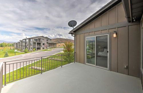 Modern Huntsville Resort Retreat with Deck and Hot Tub - Foto 14