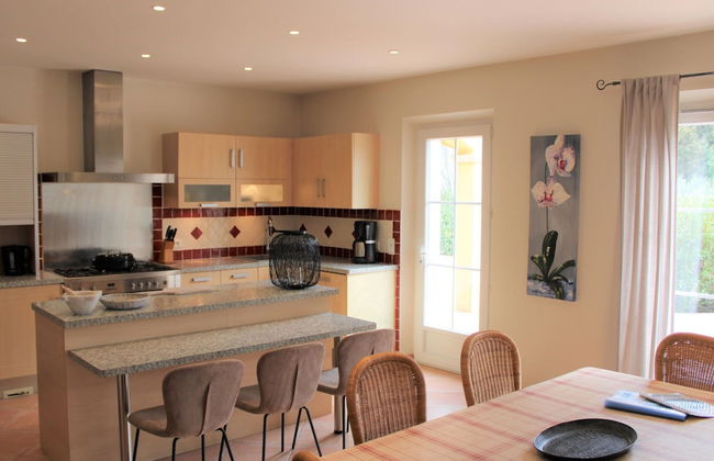 French Bastide, Located in an Olive Grove - Photo 9