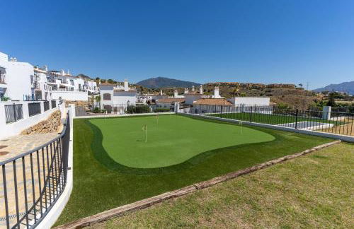 Sea View Penthouse - Magical Resort in the Heart of the Golf Paradise - Paraíso Pueblo, Benahavís - Photo 30