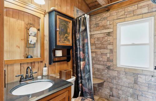 Cute and Comfy Cabin - Foto 24