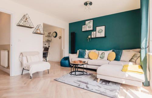 Beautiful 3 Bedroom Home Near Worcester - Photo 4