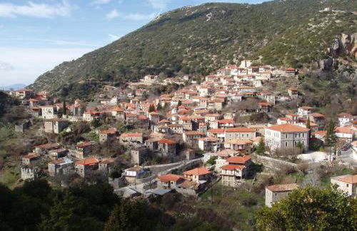 Rustic home in heart of Stemnitsa - Photo 26