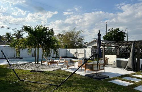 Jungle Cottage with luxury pool, hot tub and more! - Photo 4