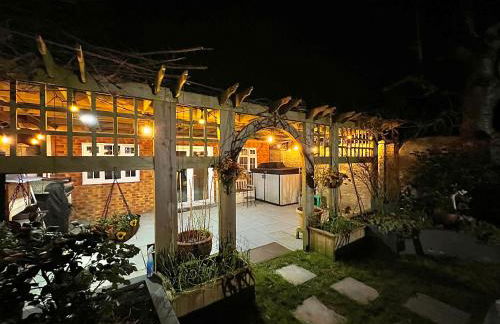 Cosy Stylish Guest House with Private Patio and Gym Gear - Foto 16