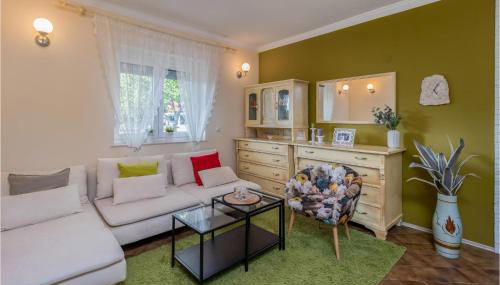 3 Bedroom Beautiful Apartment In Susanj - Photo 3