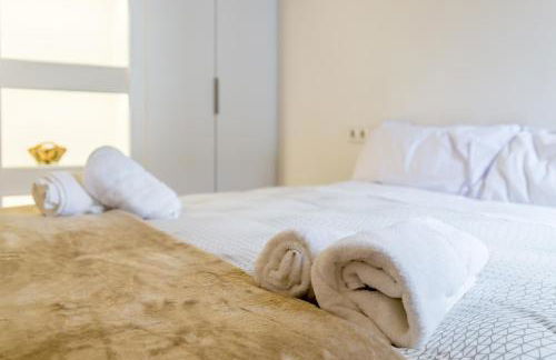 FLORIT FLATS - CATHEDRAL LUXURY TERRACE FLAT 2BR 2BA AC Wifi - Photo 61